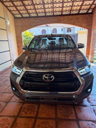 TOYOTA HILUX 2.8 D-4D TURBO DIESEL CD SRX 4X4 AUTOMÁTICO TOYOTA HILUX 2.8 D-4D TURBO DIESEL CD SRX 4X4 AUTOMÁTICO
